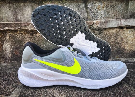 Picture of Nike Revolution 7